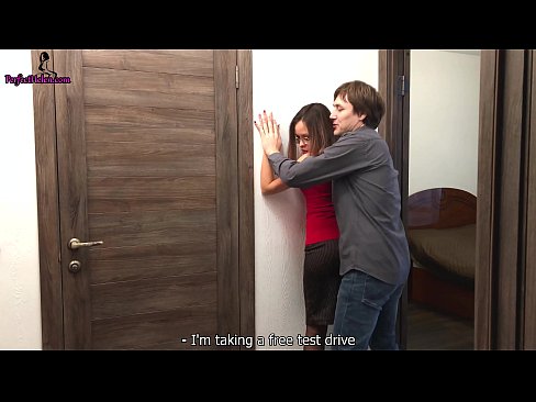 ❤️ Agente inmobiliario sexy sacude o coño e fode sensualmente mentres vende o seu apartamento - Krempai ❤️❌ Follar en nós