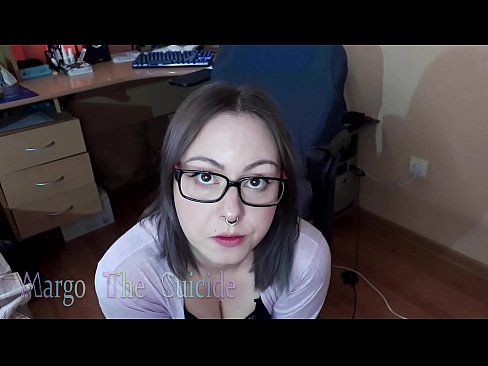 ❤️ Moza sexy con lentes chupa un consolador profundamente ante a cámara ❤️❌ Follar en nós