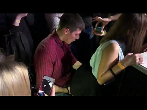 ❤️ Sexo real nunha discoteca rusa. Moza rusa de 18 anos no ano e na vaxina follada nunha discoteca ❤️❌ Follar en nós